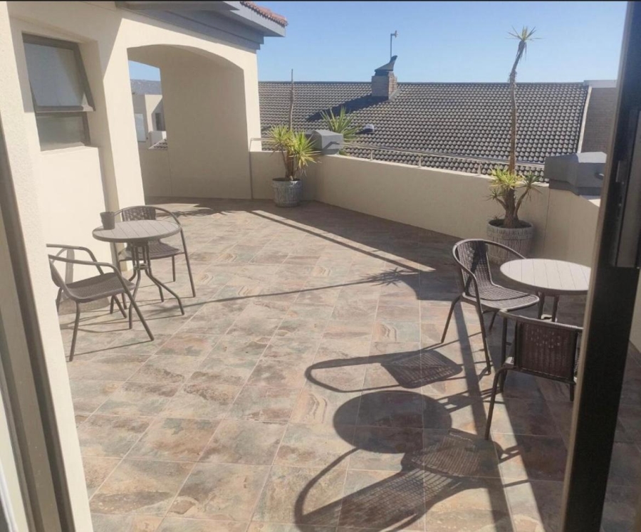 8 Bedroom Property for Sale in Myburgh Park Western Cape